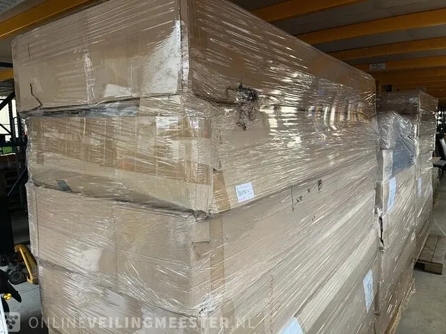 3x pallet met bed hoofdborden (23 totaal) diverse kleuren - afbeelding 3 van  5