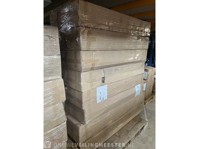 3x pallet met bed hoofdborden (23 totaal) diverse kleuren - afbeelding 5 van  5