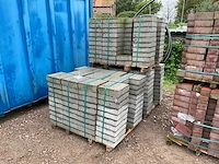 3x pallet struyk verwo beton tegel 30m2 - afbeelding 1 van  4