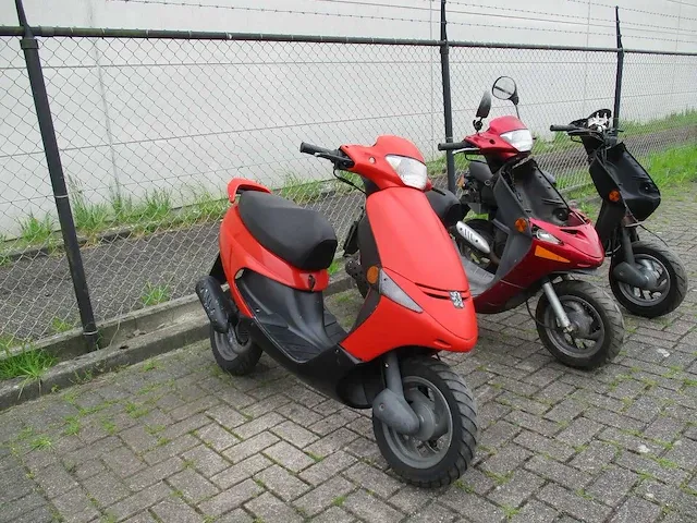 3x peugeot zentih (opknappers) - snorscooters - 2 tact - scooter - afbeelding 6 van  13