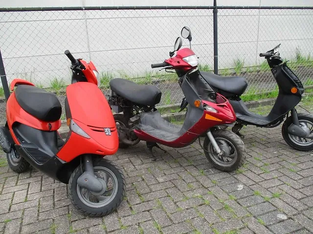3x peugeot zentih (opknappers) - snorscooters - 2 tact - scooter - afbeelding 8 van  13