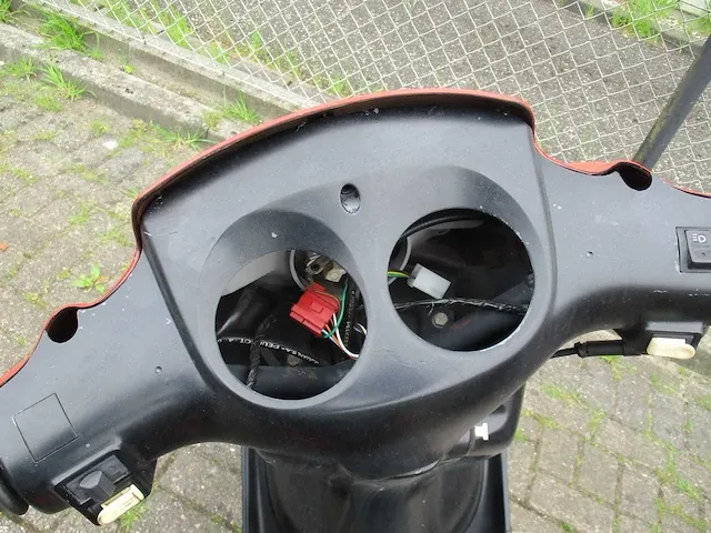 3x peugeot zentih (opknappers) - snorscooters - 2 tact - scooter - afbeelding 10 van  13