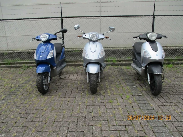 3x piaggio fly 2tact! - scooter - afbeelding 1 van  26