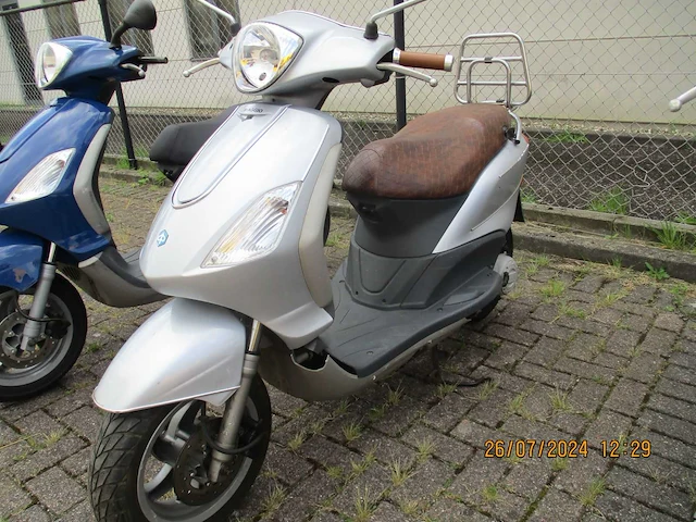 3x piaggio fly 2tact! - scooter - afbeelding 23 van  26