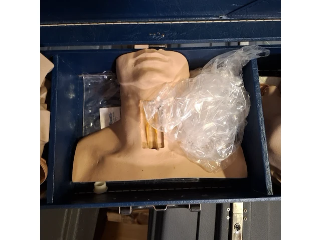 3x reanimatiepop, laerdal, resusci anne - afbeelding 7 van  11