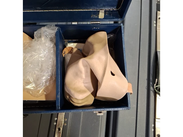 3x reanimatiepop, laerdal, resusci anne - afbeelding 8 van  11