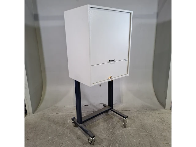 3x rubberen mat, 2x verrijdbaar whiteboard en 1x display - afbeelding 5 van  19