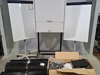 3x rubberen mat, 2x verrijdbaar whiteboard en 1x display - afbeelding 1 van  19
