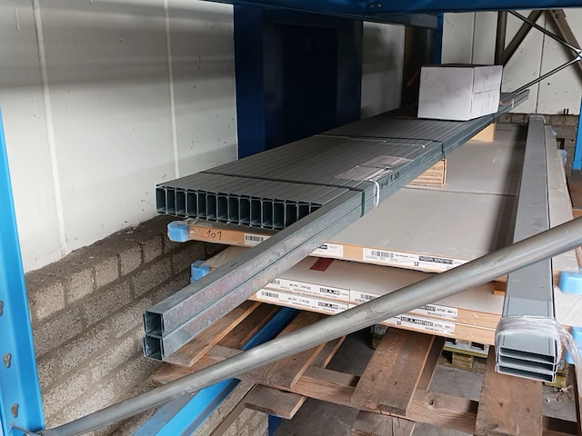 3x stompe deur met diverse metalen profielen - afbeelding 6 van  22