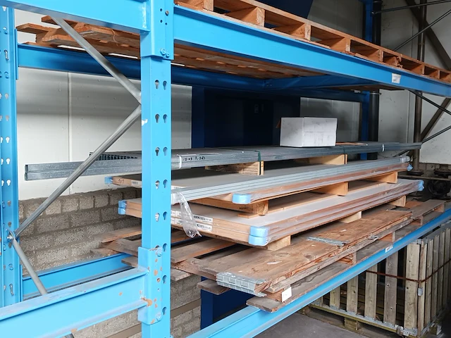 3x stompe deur met diverse metalen profielen - afbeelding 7 van  22
