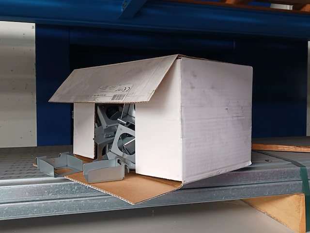 3x stompe deur met diverse metalen profielen - afbeelding 11 van  22