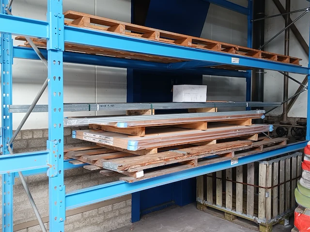 3x stompe deur met diverse metalen profielen - afbeelding 1 van  22