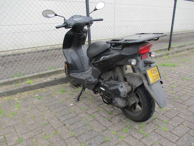 3x sym x pro - bromscooter - scooter - afbeelding 6 van  17