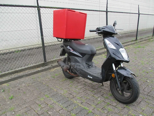 3x sym x pro - bromscooter - scooter - afbeelding 13 van  17