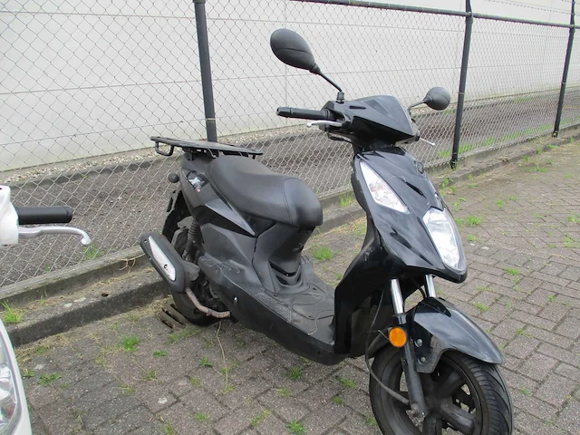 3x sym x pro - bromscooter - scooter - afbeelding 15 van  17