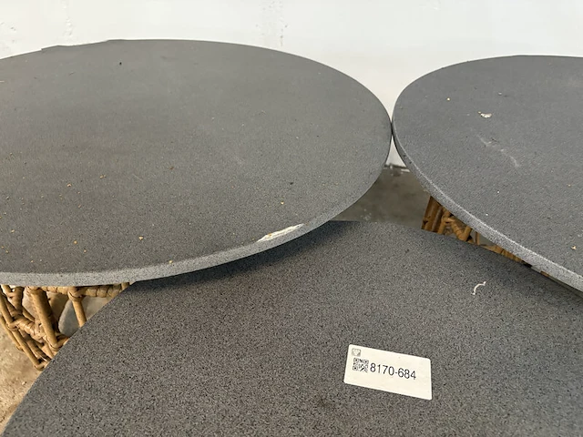 3x tuintafel, bijzettafel 2x diameter 75 cm, 1x diameter 55 cm, buiten. - afbeelding 10 van  10