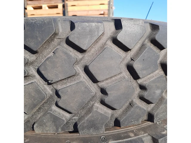 3x vrachtwagenband michelin, xzl - afbeelding 5 van  7