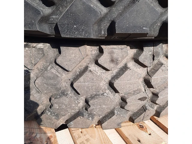 3x vrachtwagenband michelin, xzl - afbeelding 7 van  7