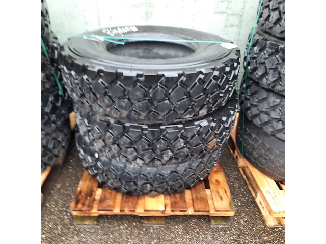 3x vrachtwagenband, michelin, xzl - afbeelding 1 van  5