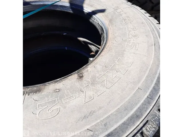 3x vrachtwagenband michelin, xzy-2 - afbeelding 3 van  5