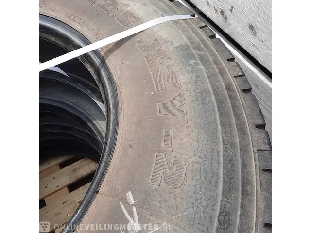 3x vrachtwagenband michelin, xzy-2 - afbeelding 3 van  4
