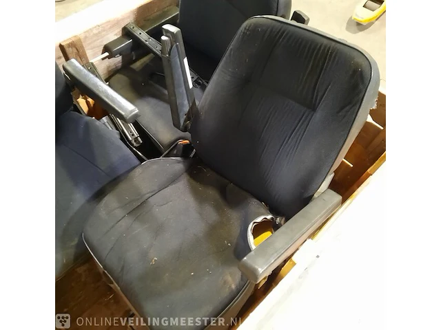 3x vrachtwagenstoel o.a isri/daf - afbeelding 4 van  6