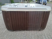 4-5 persoons amerikaanse jacuzzi en buitenspa - afbeelding 11 van  26