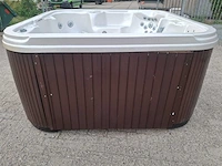 4-5 persoons amerikaanse jacuzzi en buitenspa - afbeelding 15 van  26
