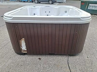 4-5 persoons amerikaanse jacuzzi en buitenspa - afbeelding 17 van  26