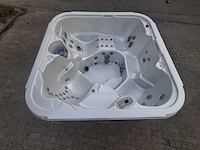4-5 persoons amerikaanse jacuzzi en buitenspa - afbeelding 20 van  26