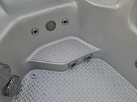 4-5 persoons amerikaanse jacuzzi en buitenspa - afbeelding 22 van  26