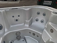 4-5 persoons amerikaanse jacuzzi en buitenspa - afbeelding 25 van  26