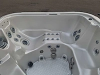 4-5 persoons amerikaanse jacuzzi en buitenspa - afbeelding 26 van  26