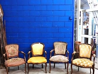 4 antieke stoelen