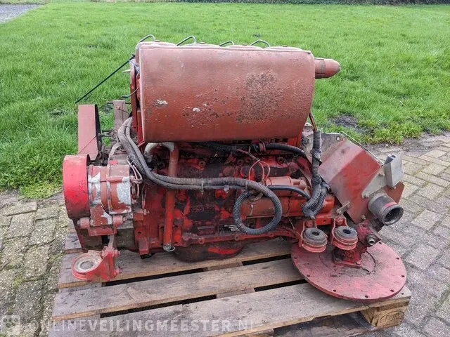 4-cilinder deutz f4l 912 motor - afbeelding 1 van  16