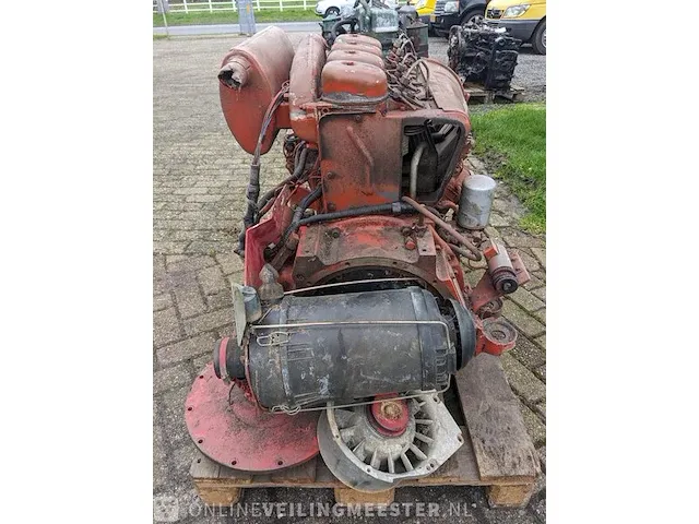 4-cilinder deutz f4l 912 motor - afbeelding 11 van  16