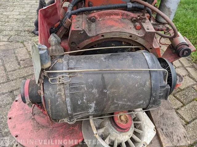 4-cilinder deutz f4l 912 motor - afbeelding 13 van  16
