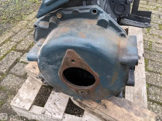 4-cilinder kubota v1302 motor - afbeelding 2 van  11