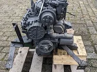 4-cilinder kubota v1302 motor - afbeelding 4 van  11