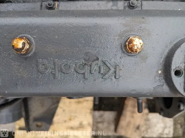4-cilinder kubota v1302 motor - afbeelding 6 van  11