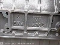 4-cilinder kubota v1302 motor - afbeelding 10 van  11