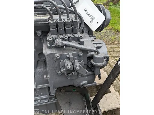 4-cilinder kubota v1302 motor - afbeelding 11 van  11