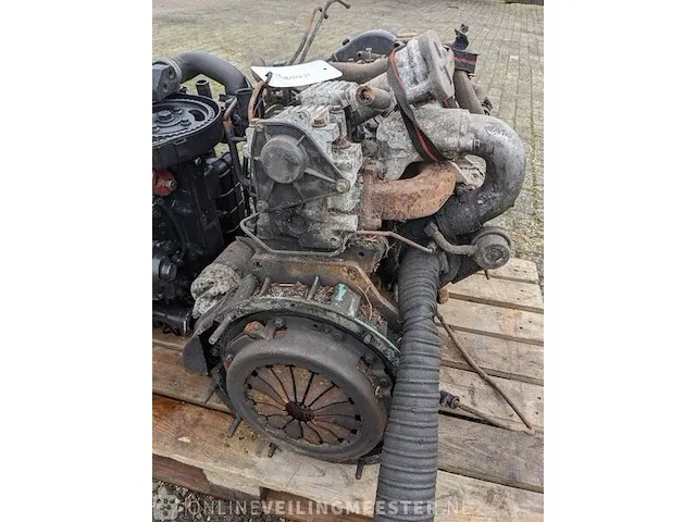 4-cilinder perkins 504-2t motor - afbeelding 8 van  14