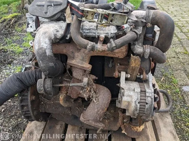 4-cilinder perkins 504-2t motor - afbeelding 10 van  14