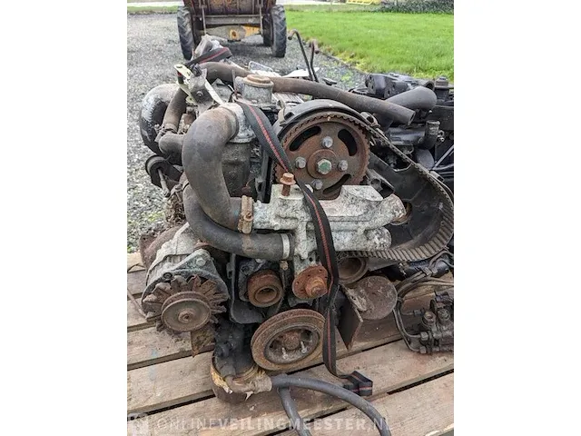4-cilinder perkins 504-2t motor - afbeelding 11 van  14