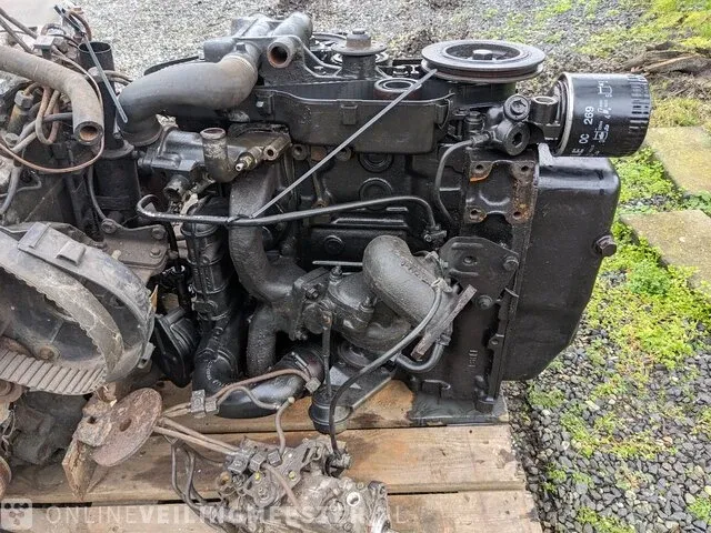 4-cilinder perkins 504-2t motor - afbeelding 14 van  14