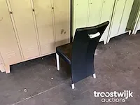4 eetkamerstoelen met rvs onderstel en handgreep - afbeelding 4 van  4
