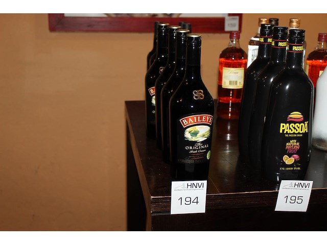 4 flessen baileys. - afbeelding 1 van  2