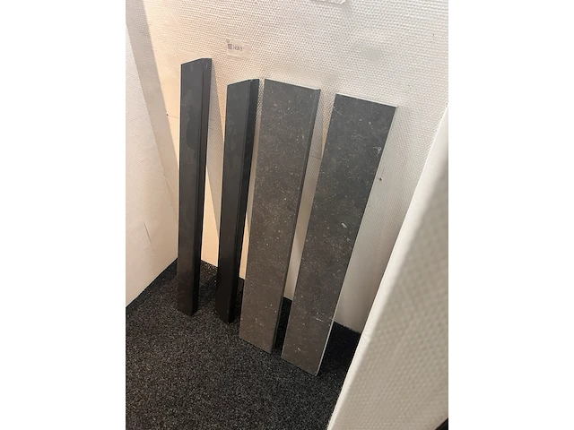 4 hardstenen dorpels - afbeelding 2 van  2