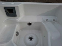 4 persoons jacuzzi en buitenspa - afbeelding 8 van  27